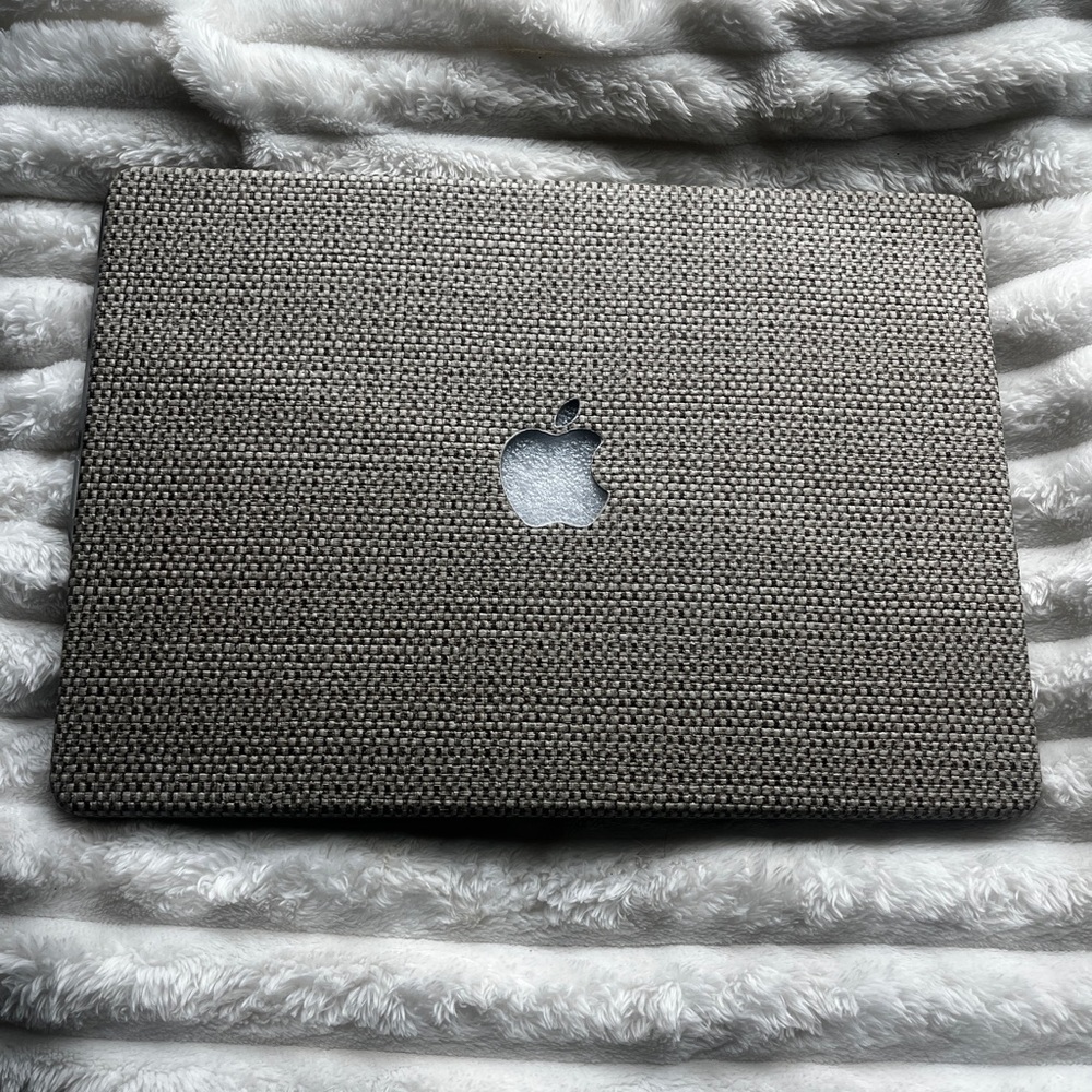 MacBook Pro Beige Woven Case/ 612-lb-1
